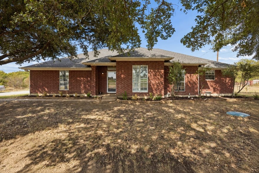 14529 County Road 511, Venus, Texas