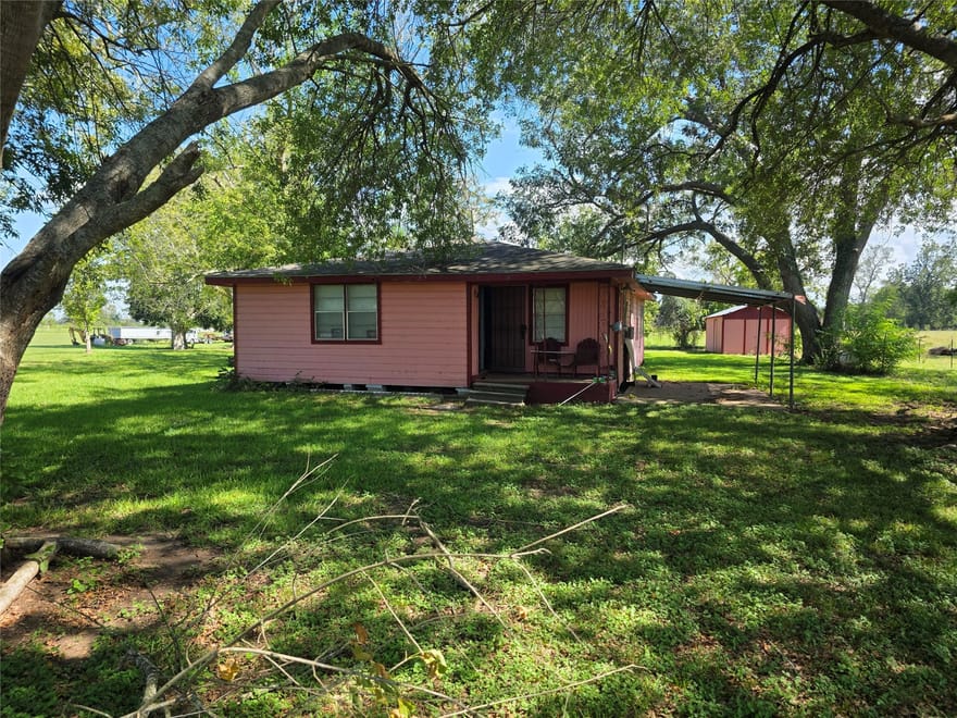 1947 County Road 257, Egypt, Texas