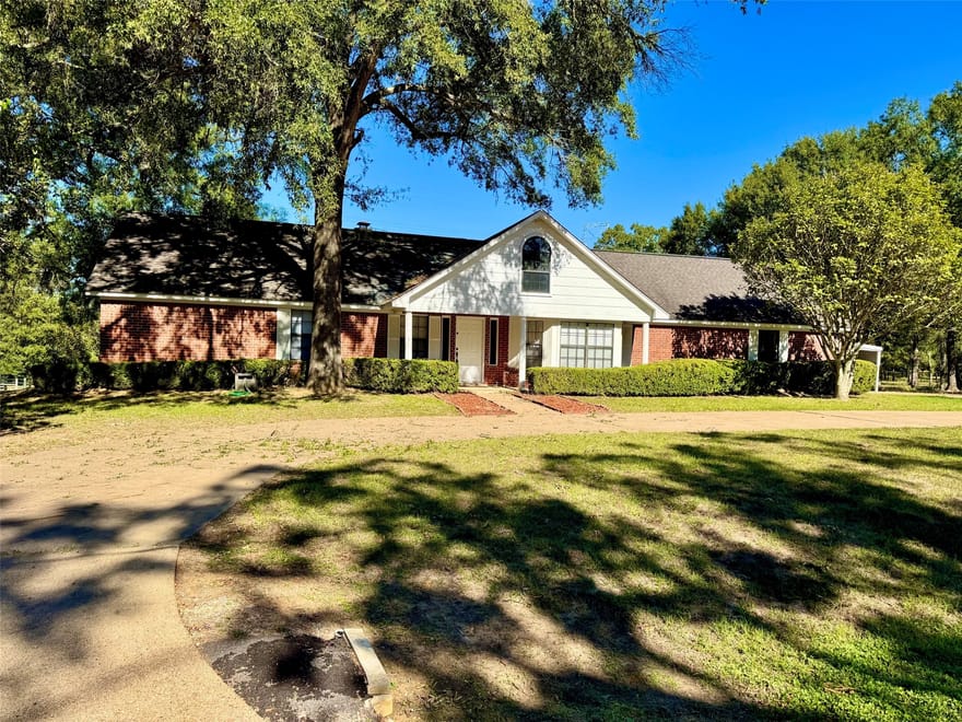 533 Creekwood Street, Crockett, Texas