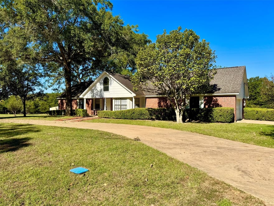 533 Creekwood Street, Crockett, Texas