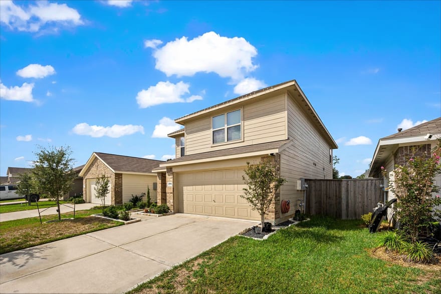 17811 Pemswood Drive, Hockley, Texas