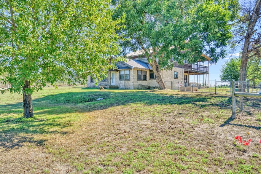1755 County Road 267, Cameron, Texas