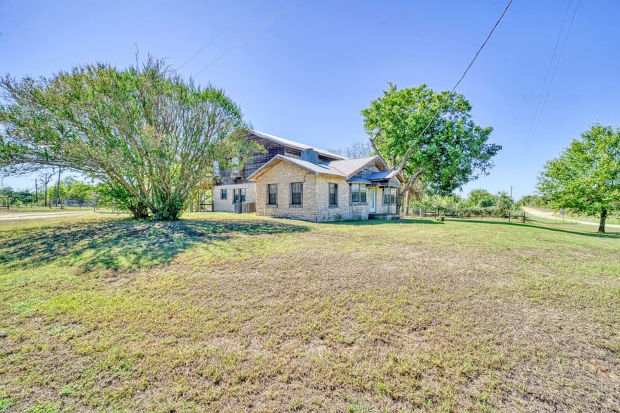1755 County Road 267, Cameron, Texas