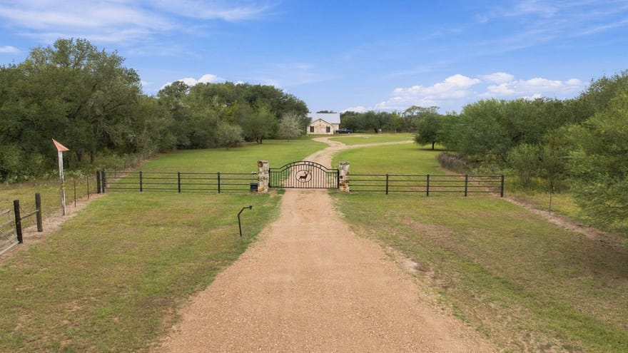 1170 County Road 105, Columbus, Texas