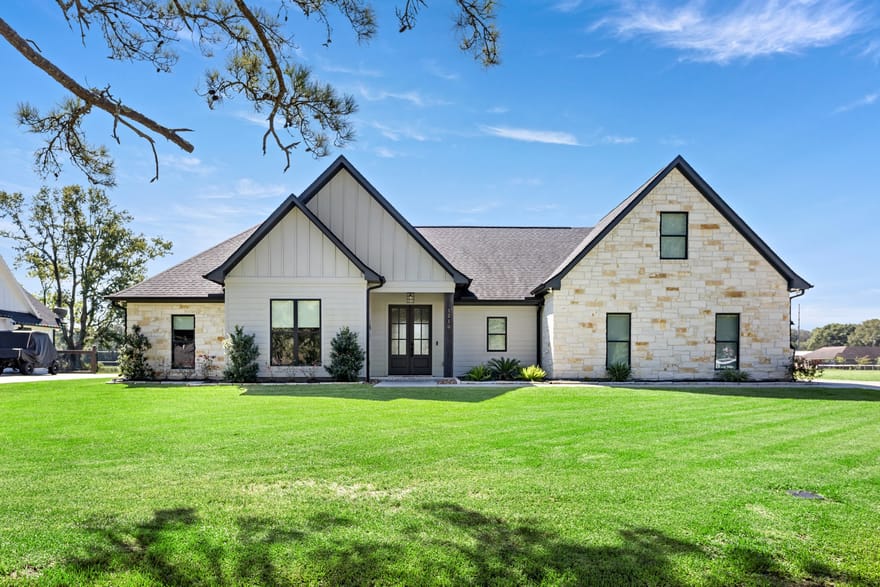 1210 Cuniff Road, Sour Lake, Texas