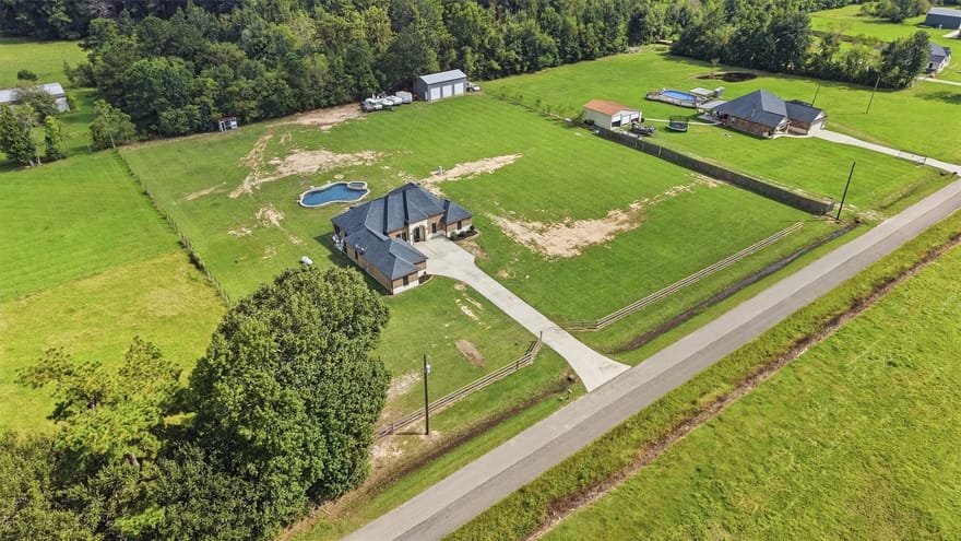 1930 County Road 2291, Cleveland, Texas