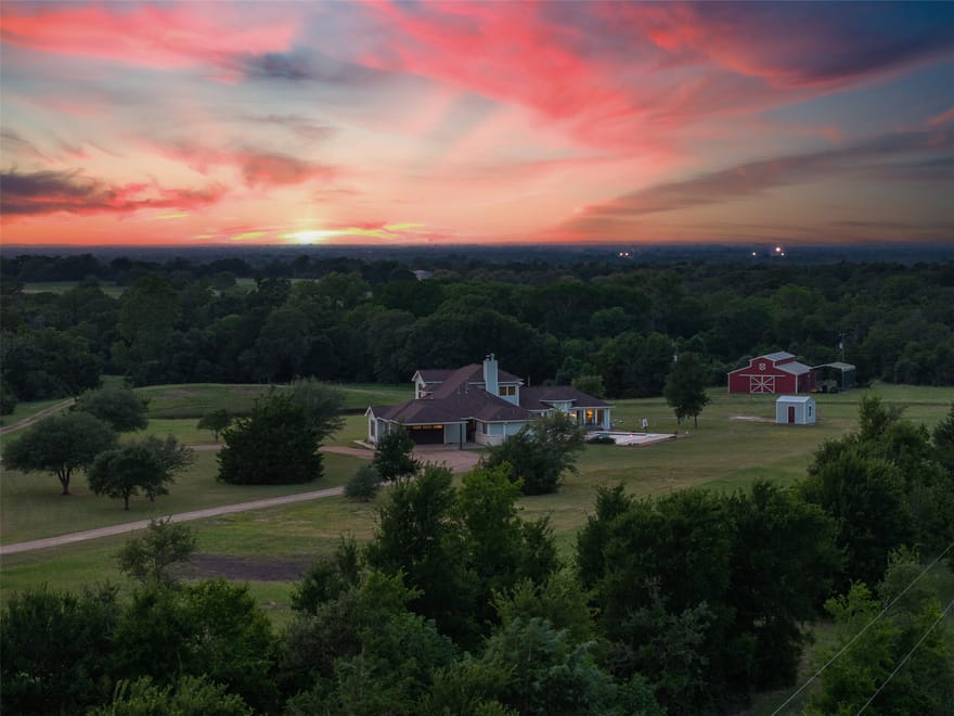 14450 Hartstack Road, Carmine, Texas
