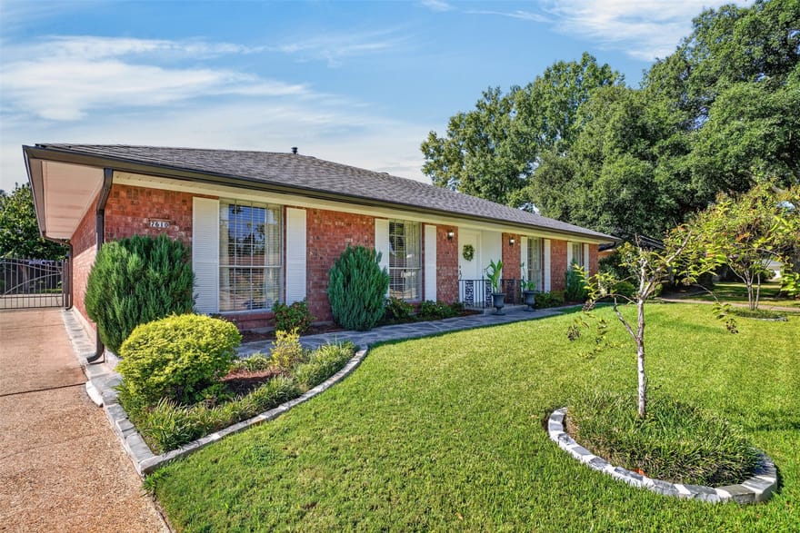 7610 University Drive, Shreveport, Louisiana