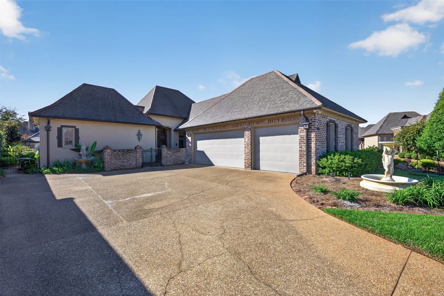 103 Calais Court, Bossier City, Louisiana