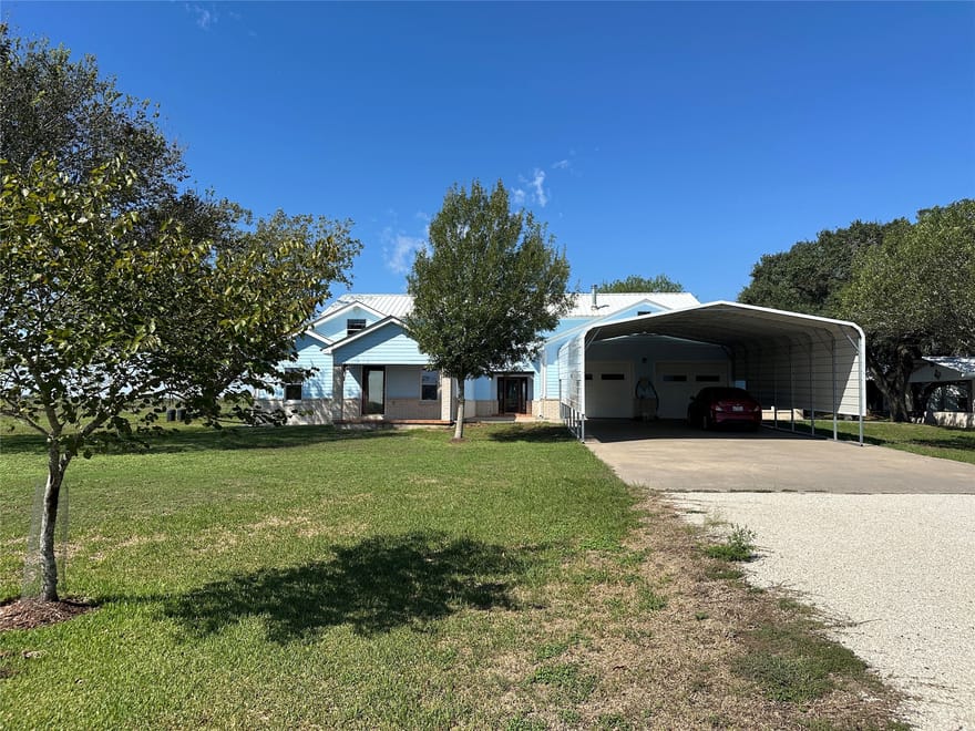 2927 County Road 240, Hallettsville, Texas