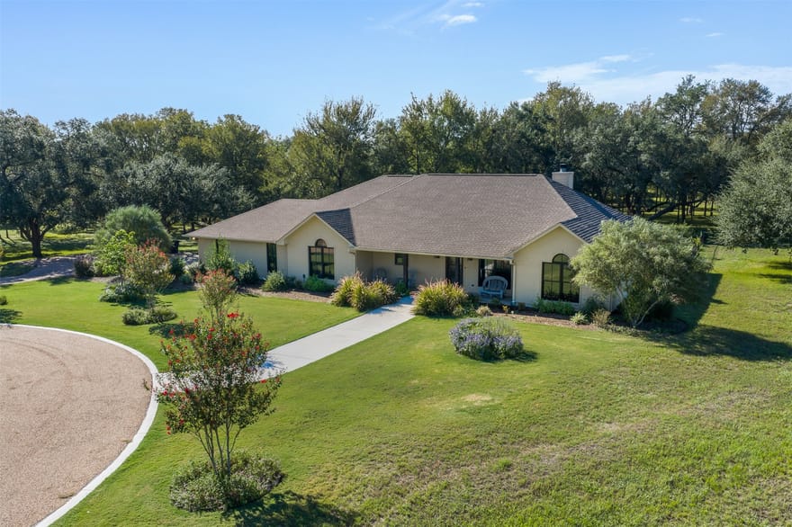2015 W Guenther Lane, La Grange, Texas
