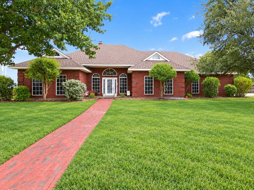 1607 N Park Drive, Bowie, Texas