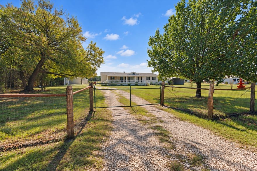 10619 County Road 3080, Purdon, Texas