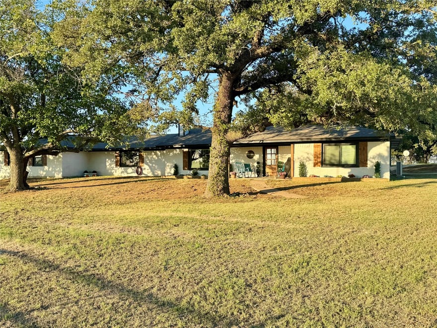 6101 Wild Cat Knob Road, Tolar, Texas