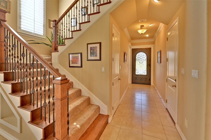 2541 Vineyard Drive, Granbury, Texas