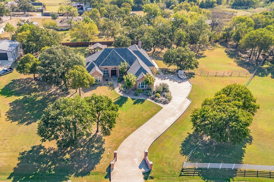 225 Sherry Lane, Burleson, Texas