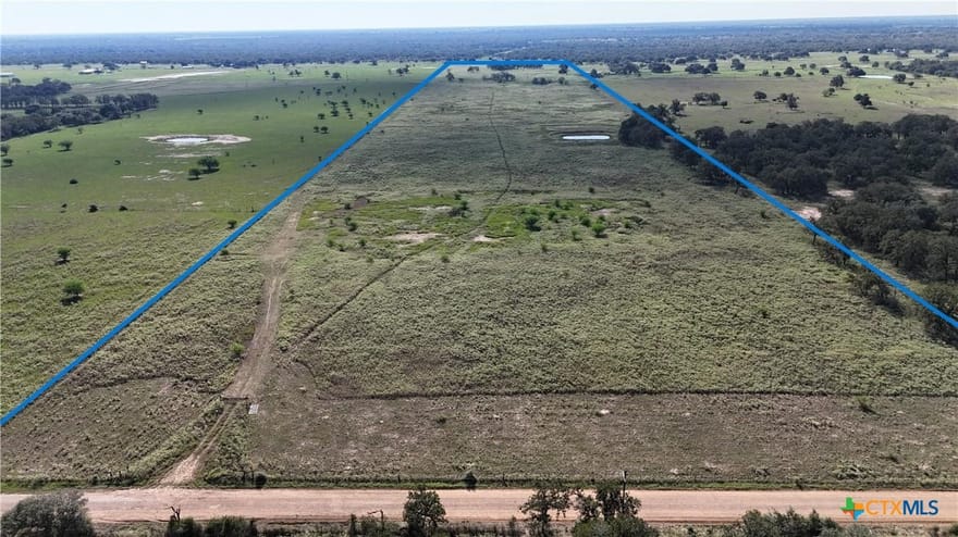 1665 Garrett Road, Yoakum, Texas