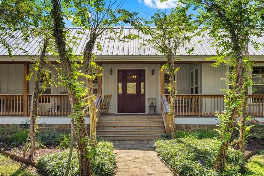 165 Sadie Ln, Round Top, Texas
