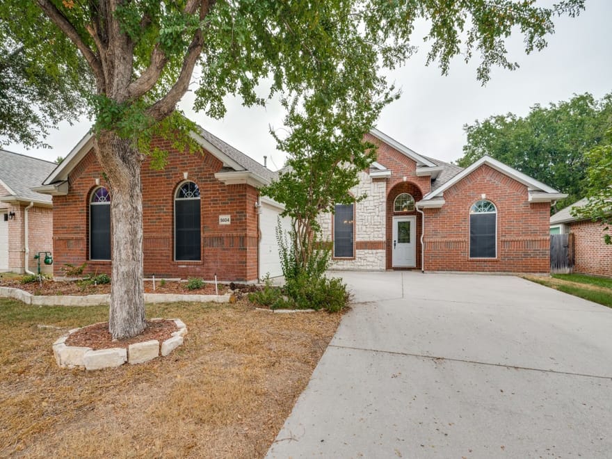 5604 Parkplace Drive, Denton, Texas