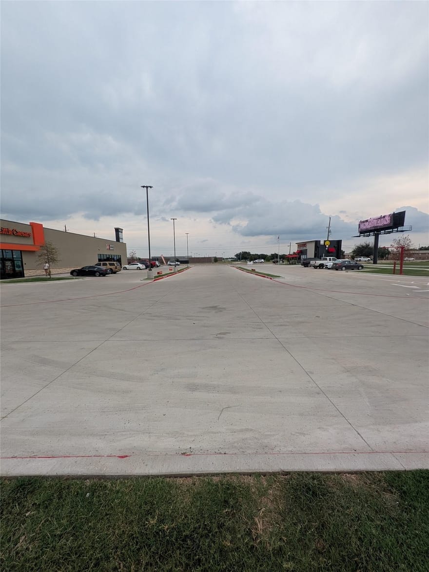 1727 N State Highway 121, Bonham, Texas