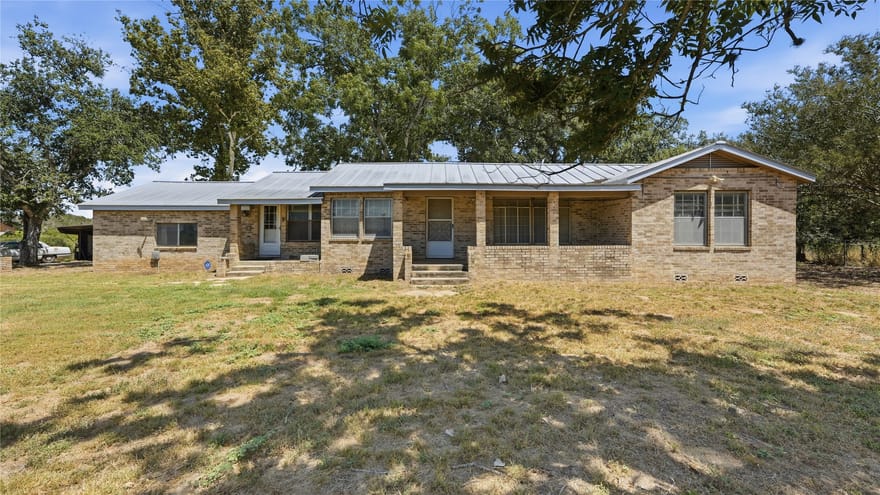 15510 Us Highway 87, Adkins, Texas