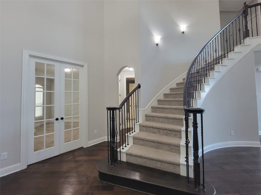 112 St Elias Drive, Burleson, Texas