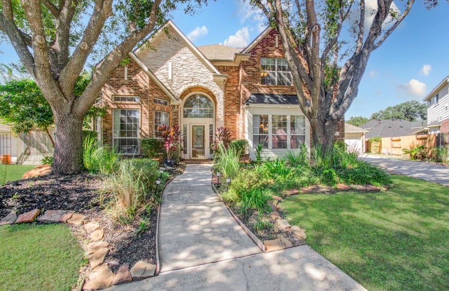 11 Saint Thomas Court, Houston, Texas
