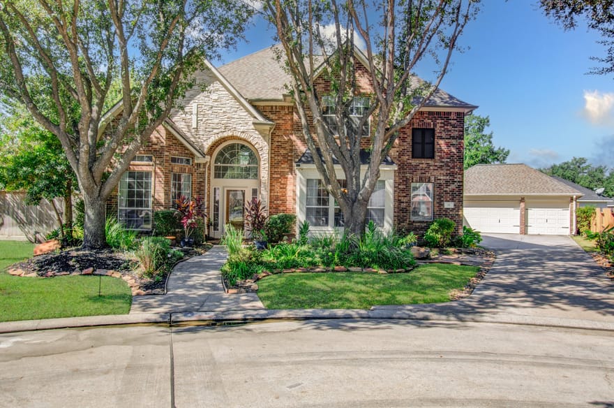 11 Saint Thomas Court, Houston, Texas