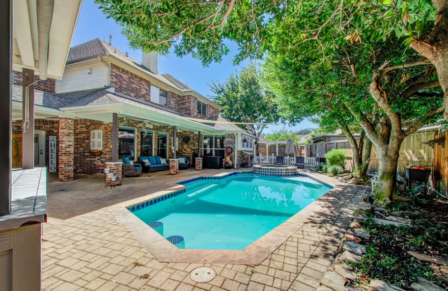11 Saint Thomas Court, Houston, Texas