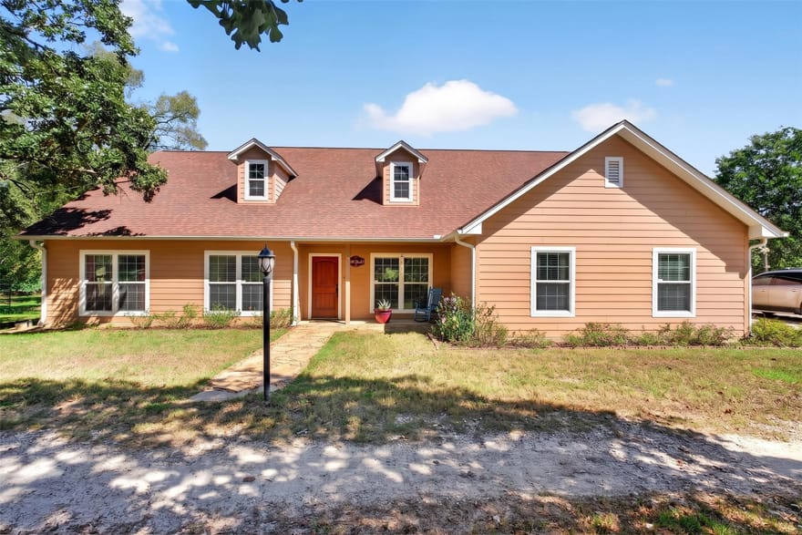 15367 S State Highway 19, Elkhart, Texas