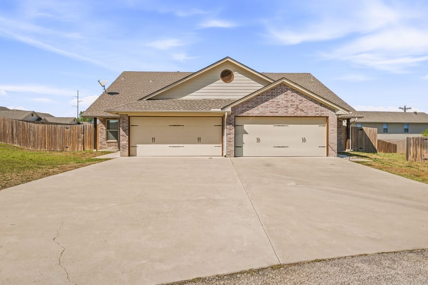 903 Dart Court, Granbury, Texas