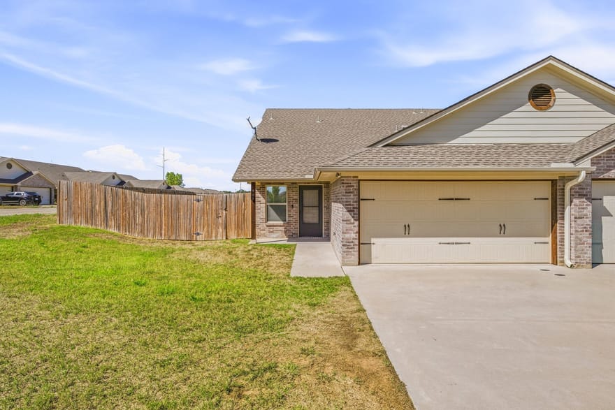 903 Dart Court, Granbury, Texas
