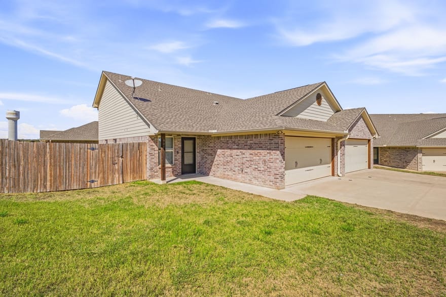 903 Dart Court, Granbury, Texas