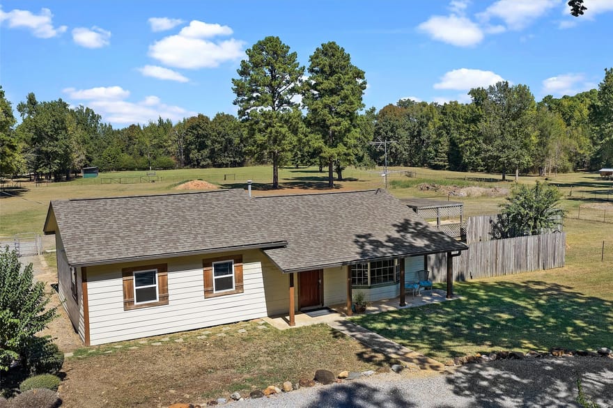 273 Cycle Plant Road, Benton, Louisiana