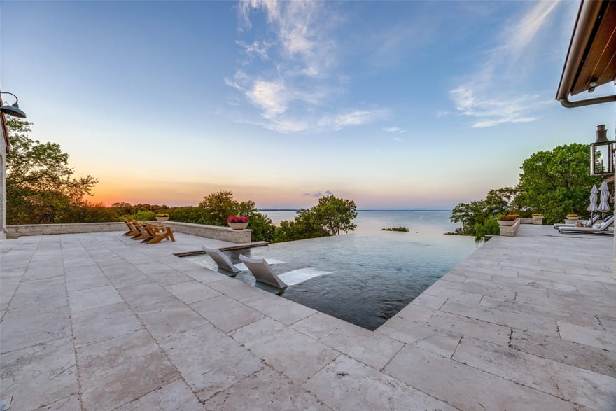 385 Lakeview Drive, Denison, Texas