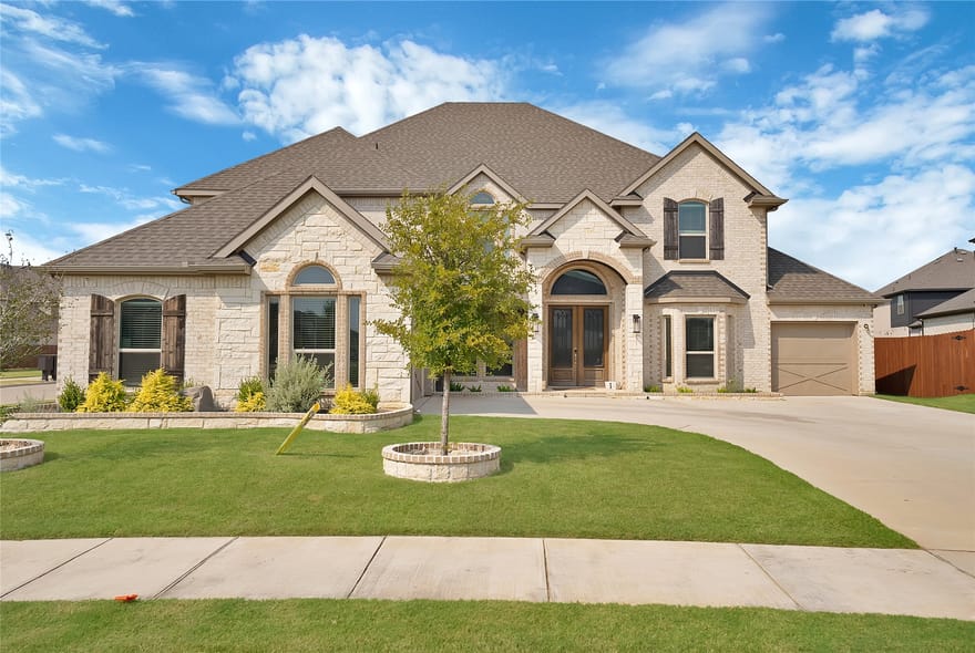 2208 Birdwatch Lane, Mansfield, Texas