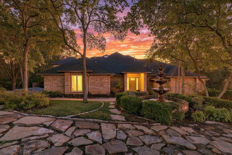 2119 N Fielder Road, Arlington, Texas