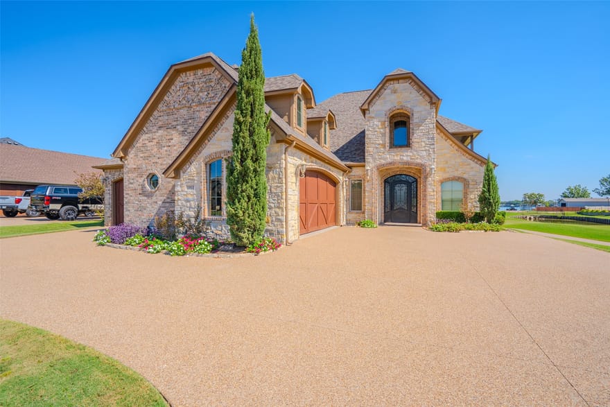 1903 Harbor Lakes Drive, Granbury, Texas