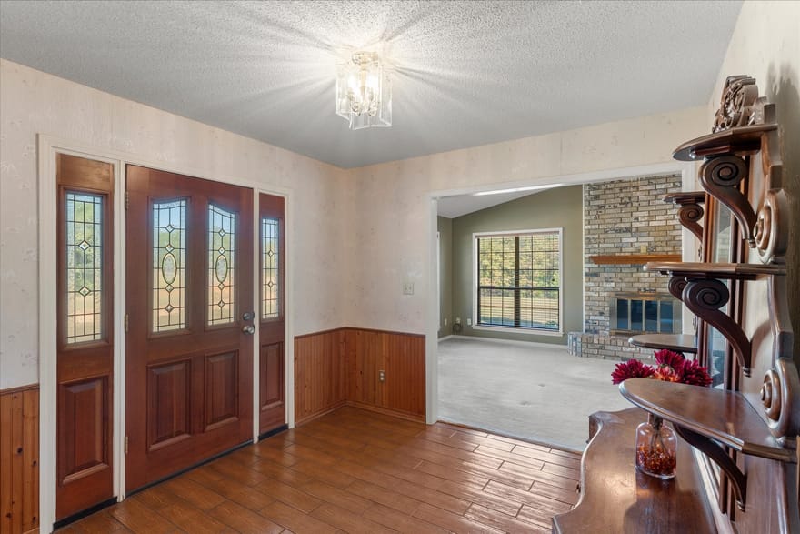 1070 County Road 3772, Queen City, Texas