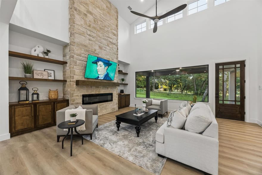211 St Andrews Drive, New Ulm, Texas