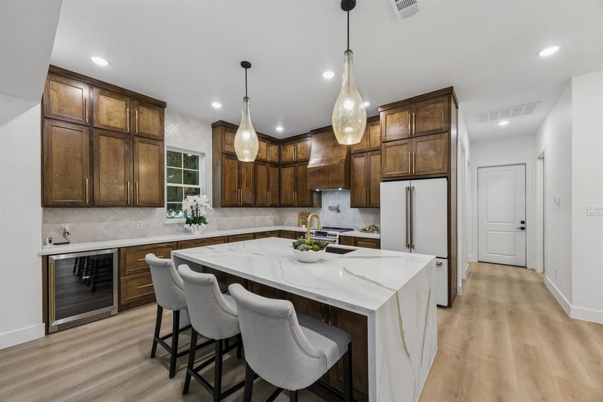 211 St Andrews Drive, New Ulm, Texas
