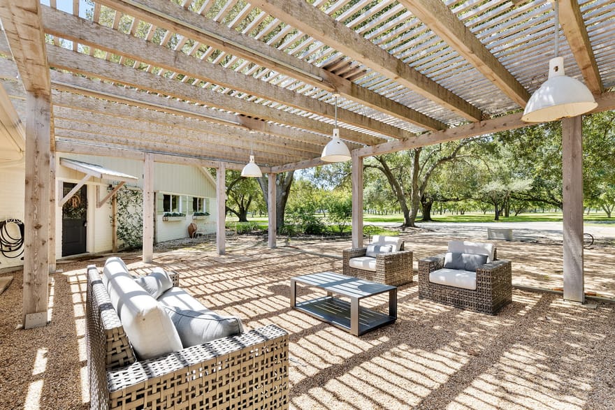 3042A Poskey Road, Anahuac, Texas