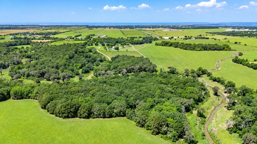 3042B Poskey Road, Anahuac, Texas