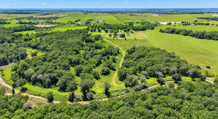 3042B Poskey Road, Anahuac, Texas