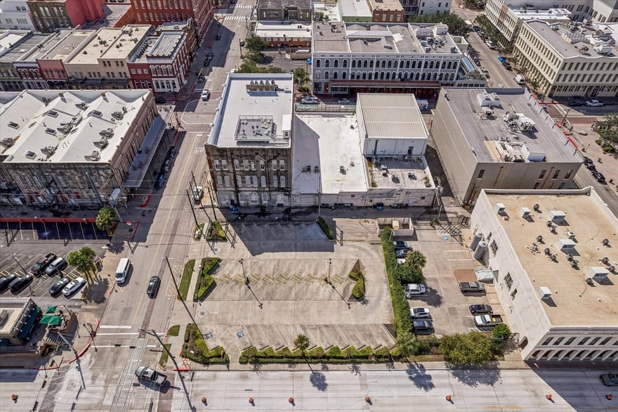 101 Kempner Avenue, Galveston, Texas