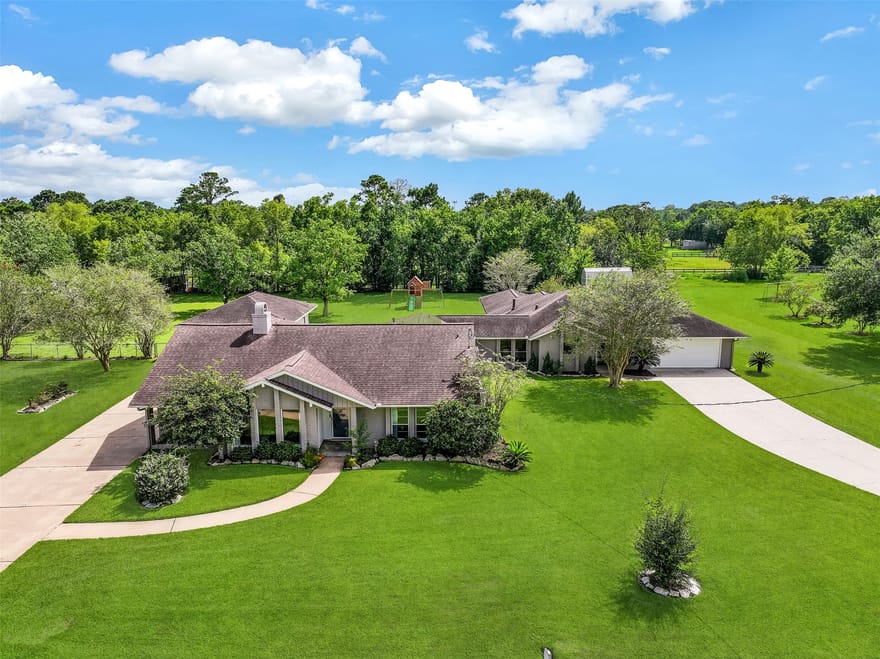 304 Chester Drive, Friendswood, Texas