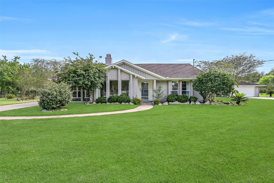 304 Chester Drive, Friendswood, Texas