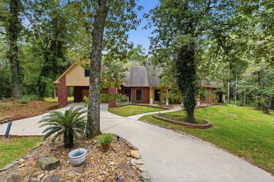 19427 Sapphire Circle, Magnolia, Texas