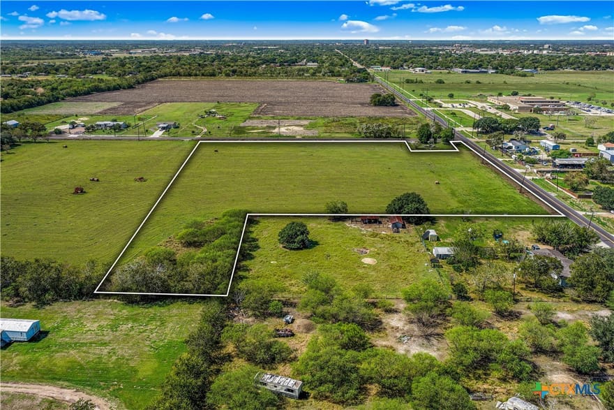 4509 Lone Tree Road, Victoria, Texas