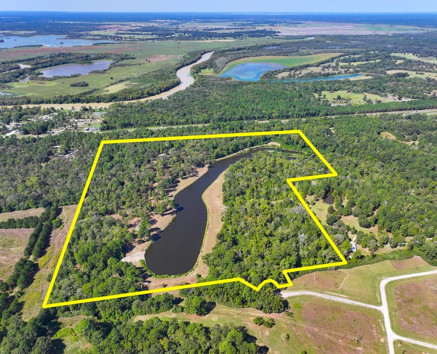 8775 Old Highway 19, Trinity, Texas